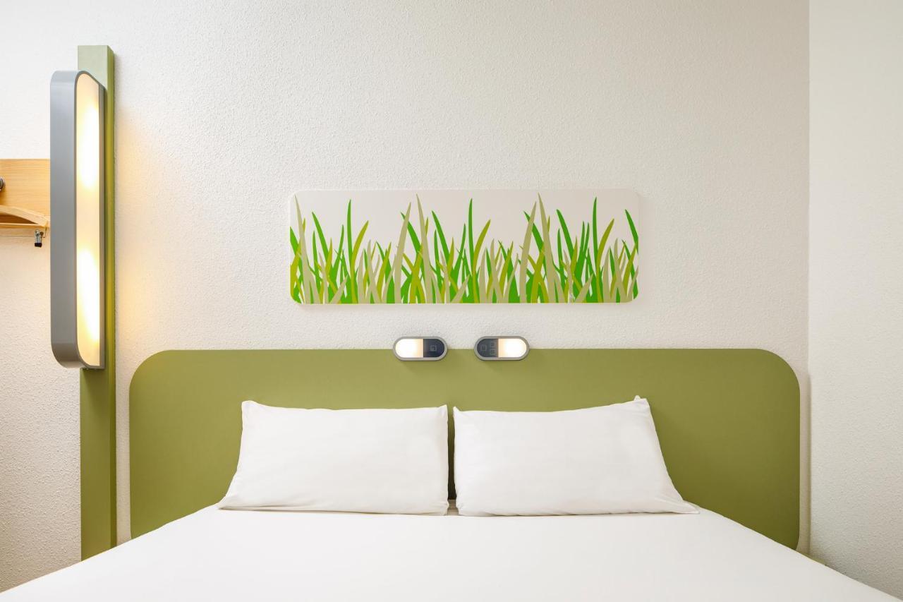 Ibis Budget Lyon Sud St Genis Laval Saint-Genis-Laval Exterior foto