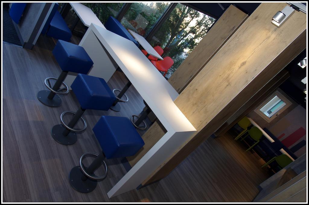 Ibis Budget Lyon Sud St Genis Laval Saint-Genis-Laval Exterior foto
