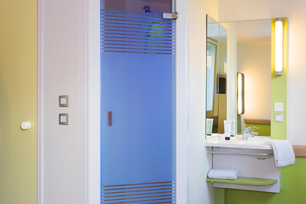 Ibis Budget Lyon Sud St Genis Laval Saint-Genis-Laval Exterior foto