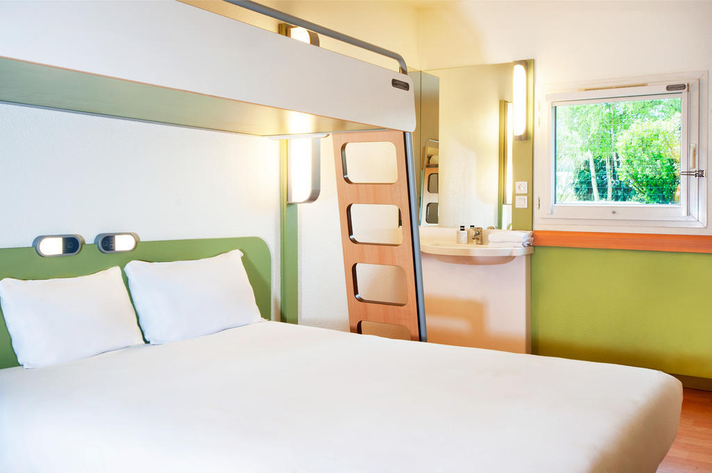 Ibis Budget Lyon Sud St Genis Laval Saint-Genis-Laval Exterior foto