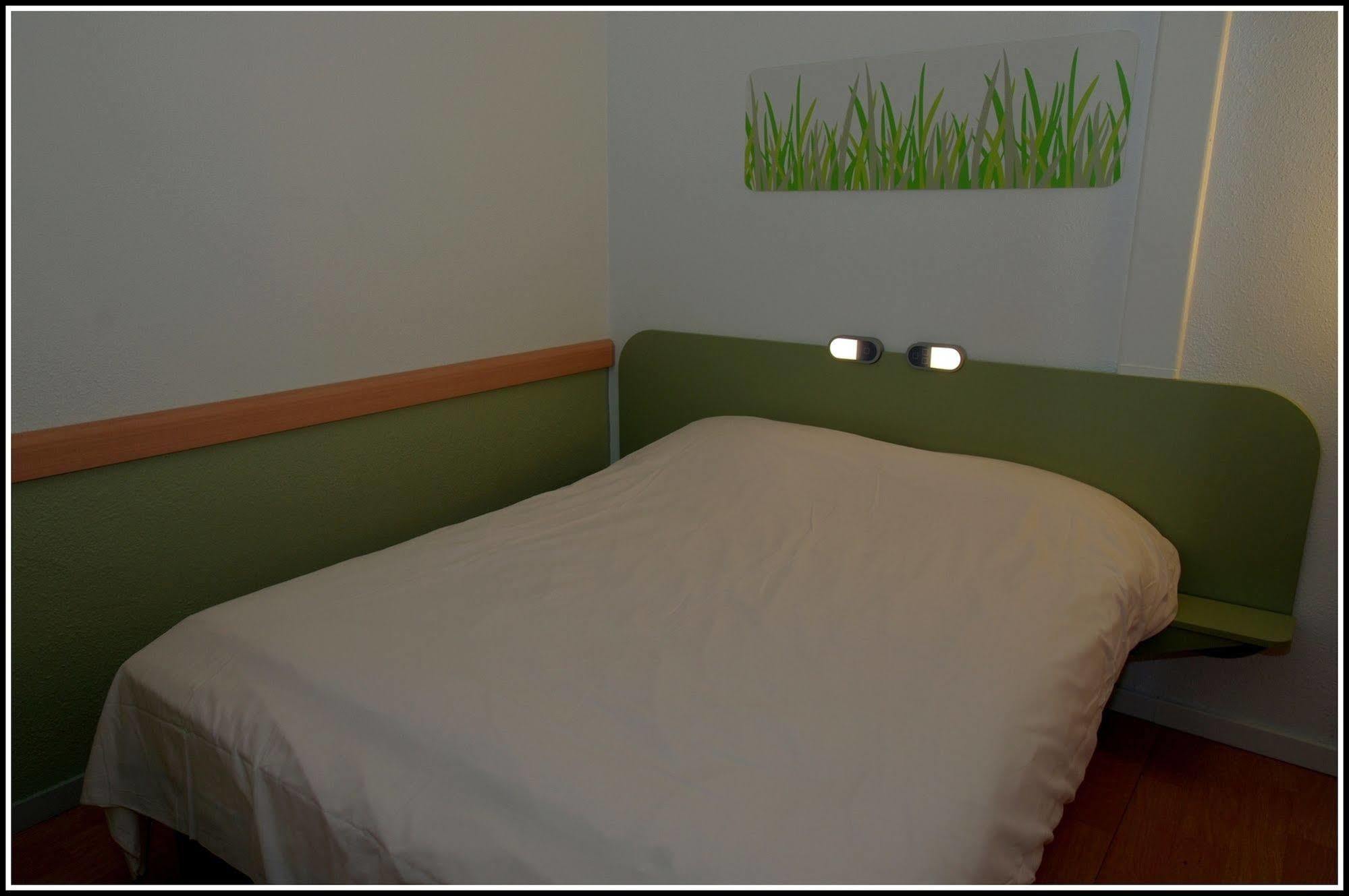 Ibis Budget Lyon Sud St Genis Laval Saint-Genis-Laval Exterior foto