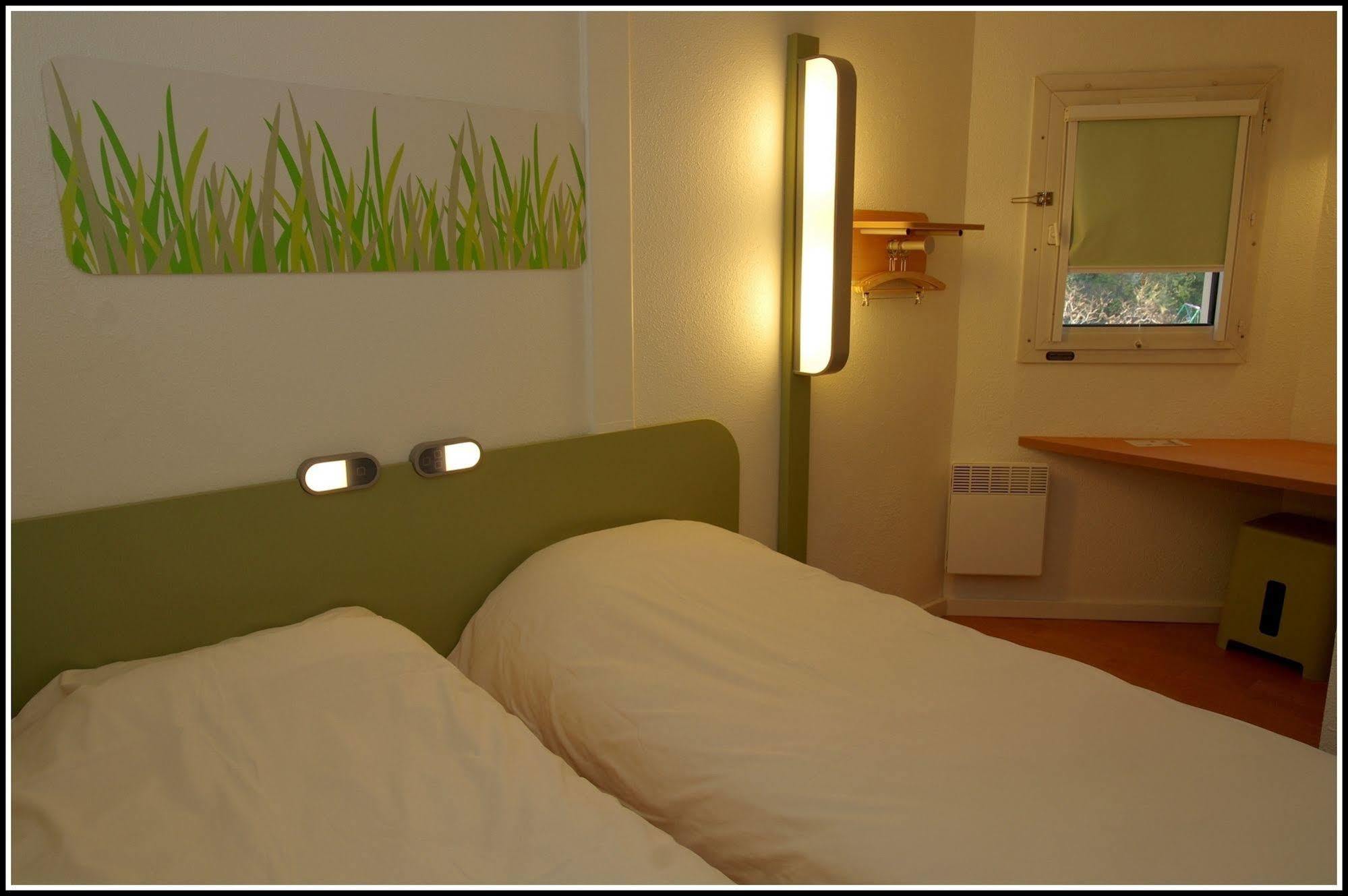 Ibis Budget Lyon Sud St Genis Laval Saint-Genis-Laval Exterior foto