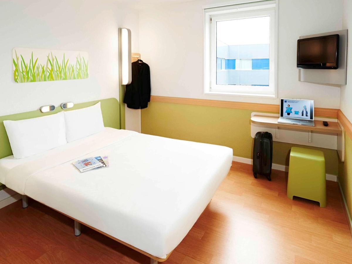 Ibis Budget Lyon Sud St Genis Laval Saint-Genis-Laval Exterior foto