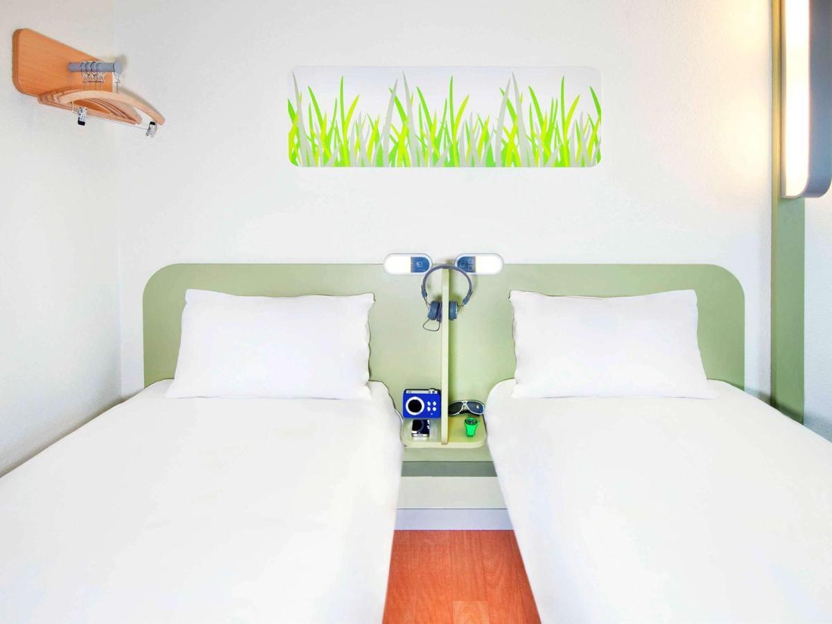 Ibis Budget Lyon Sud St Genis Laval Saint-Genis-Laval Exterior foto